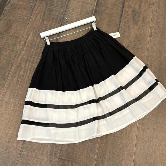 NWT NICOLE MILLER SKIRT SIZE 6 - Picture 16 of 16